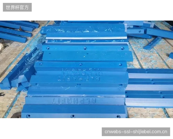 只做静态验收的活动看台，如何保证其在动态变载荷下UHMWPE滑块的抗蠕变能力？